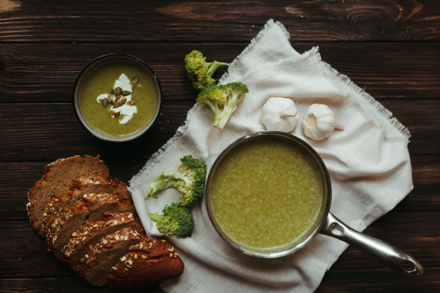 Recette de cuisine : Crème de brocolis à l'ail