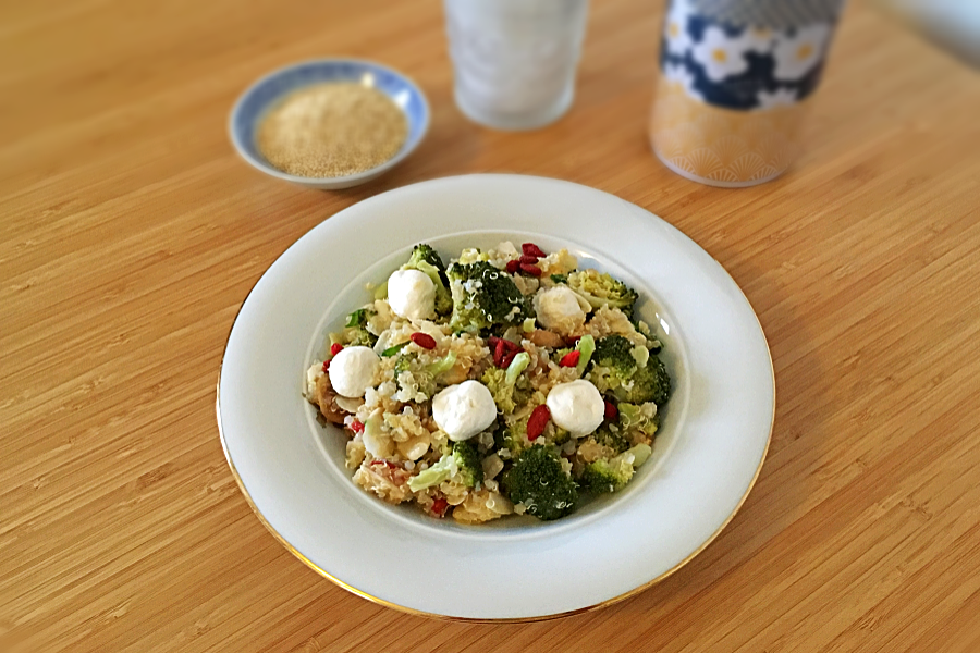 Recette de cuisine : Salade de quinoa au chèvre et au miel